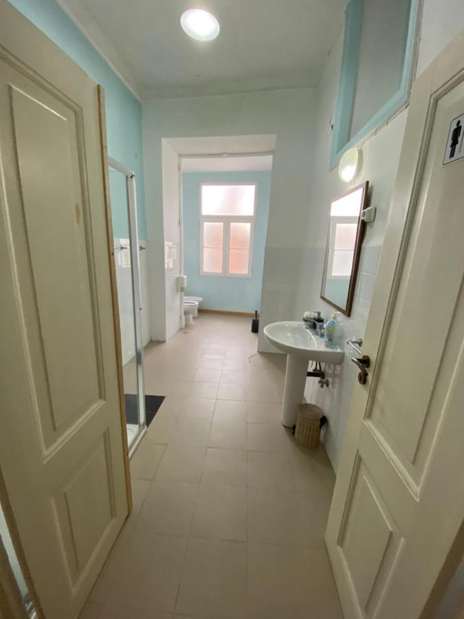 Nature Chiado 2- Cozy Little Double Room With Shared Bathroom Lisbon Exterior photo